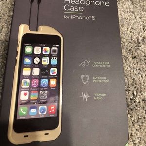 Gold iPhone 6 phone case w/ retractable headphones